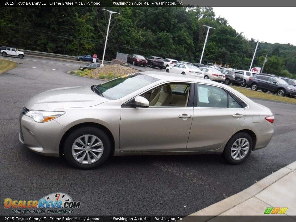 2015 Toyota Camry LE Creme Brulee Mica / Almond Photo #5