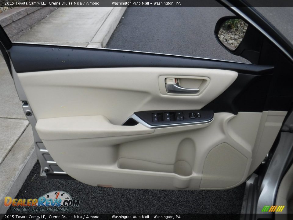 2015 Toyota Camry LE Creme Brulee Mica / Almond Photo #9