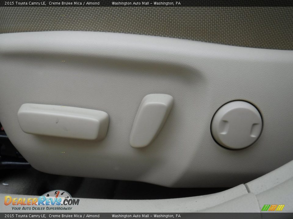 2015 Toyota Camry LE Creme Brulee Mica / Almond Photo #11