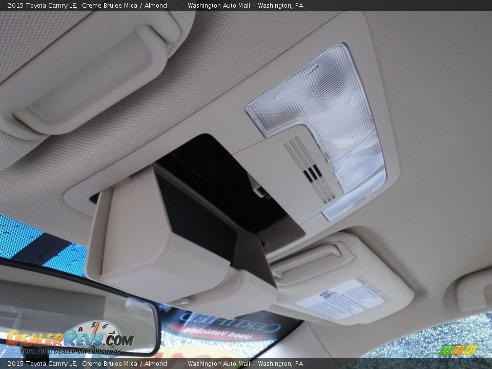 2015 Toyota Camry LE Creme Brulee Mica / Almond Photo #17