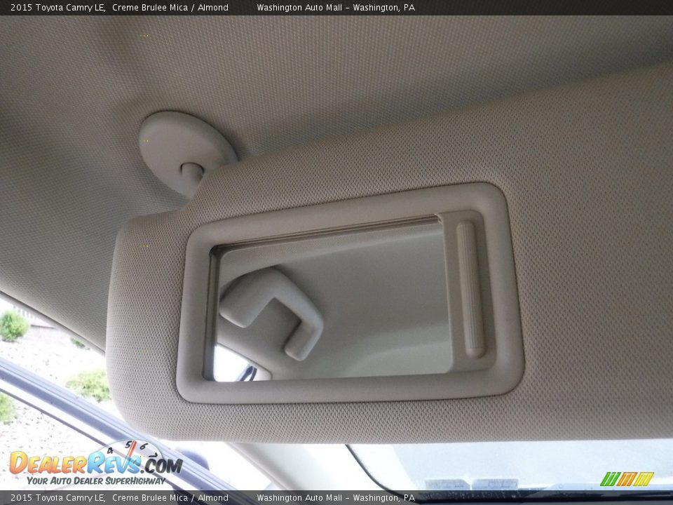 2015 Toyota Camry LE Creme Brulee Mica / Almond Photo #18