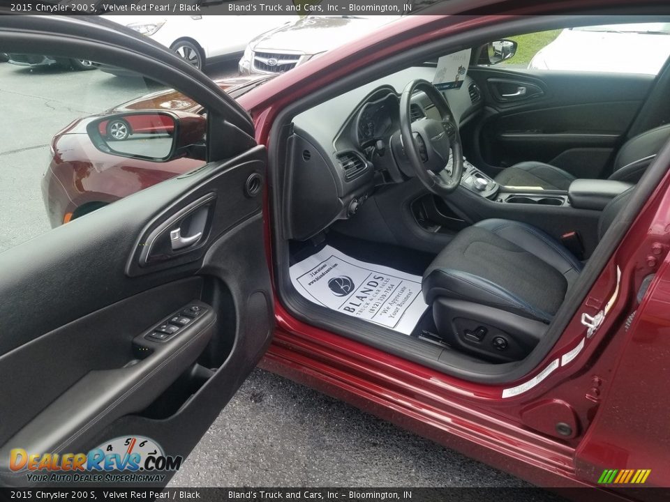 2015 Chrysler 200 S Velvet Red Pearl / Black Photo #2