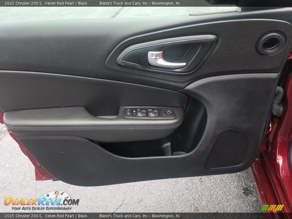 2015 Chrysler 200 S Velvet Red Pearl / Black Photo #3