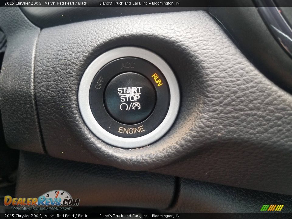 2015 Chrysler 200 S Velvet Red Pearl / Black Photo #16