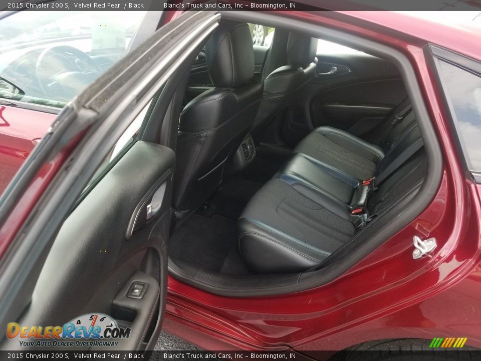 2015 Chrysler 200 S Velvet Red Pearl / Black Photo #25