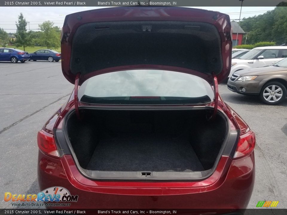 2015 Chrysler 200 S Velvet Red Pearl / Black Photo #31