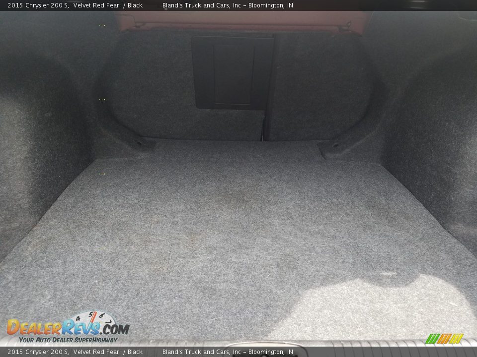 2015 Chrysler 200 S Velvet Red Pearl / Black Photo #32