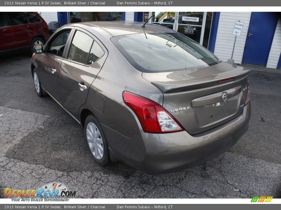 2013 Nissan Versa 1.6 SV Sedan Brilliant Silver / Charcoal Photo #9
