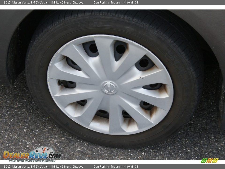 2013 Nissan Versa 1.6 SV Sedan Brilliant Silver / Charcoal Photo #20