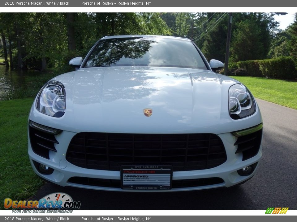 2018 Porsche Macan White / Black Photo #2