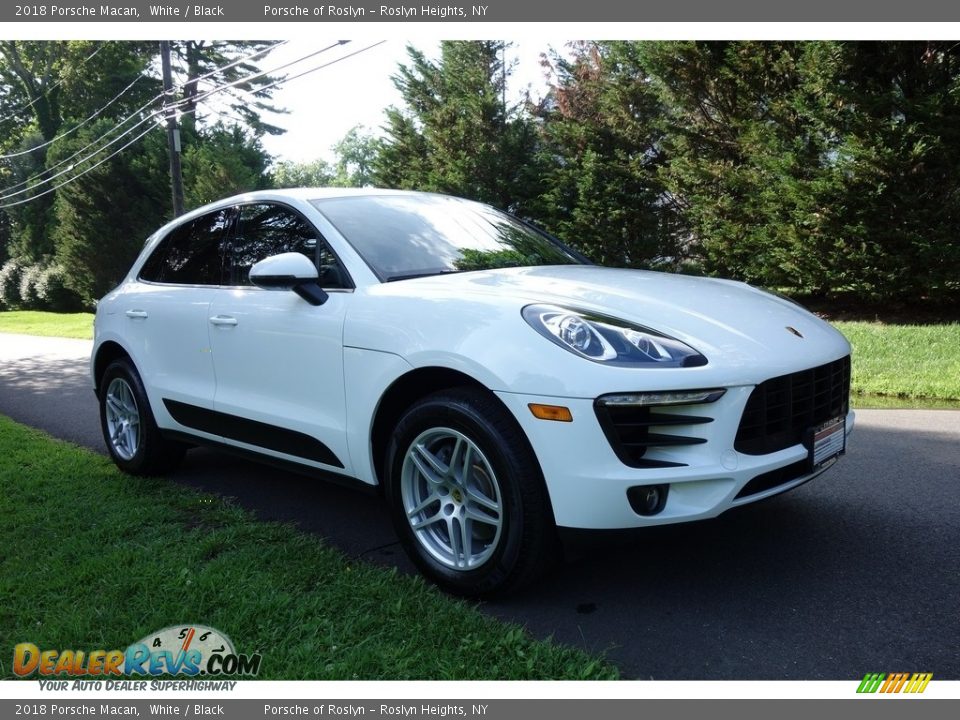 2018 Porsche Macan White / Black Photo #8