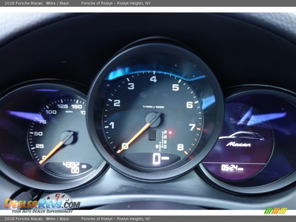2018 Porsche Macan White / Black Photo #21