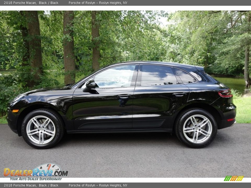 2018 Porsche Macan Black / Black Photo #3