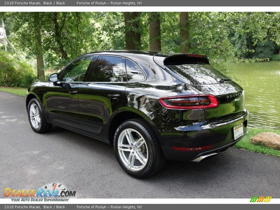 2018 Porsche Macan Black / Black Photo #4