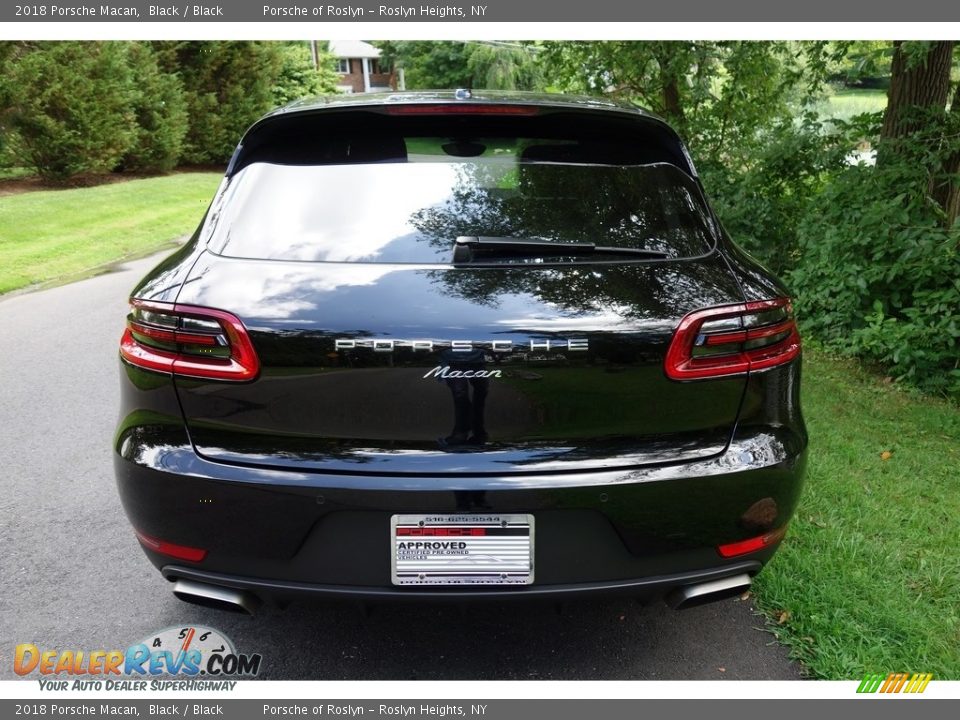 2018 Porsche Macan Black / Black Photo #5