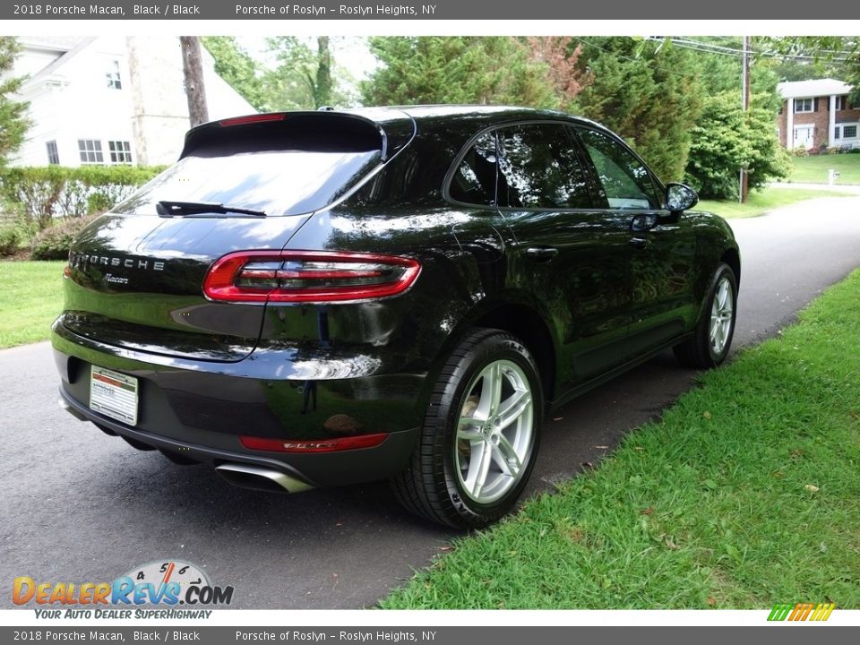 2018 Porsche Macan Black / Black Photo #6