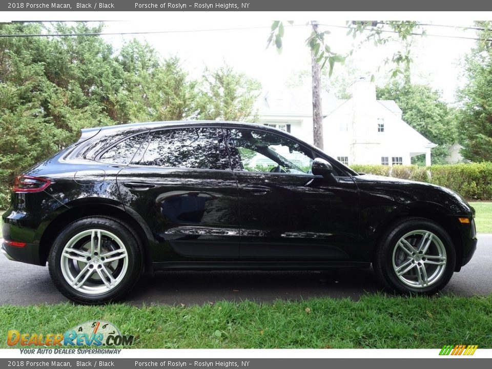 2018 Porsche Macan Black / Black Photo #7