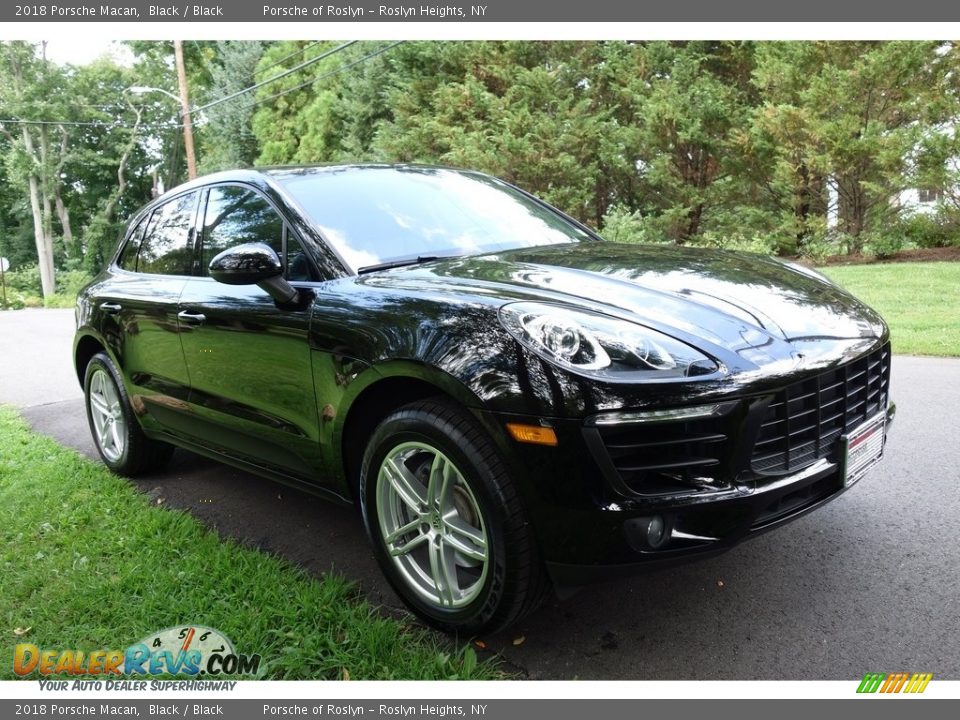 2018 Porsche Macan Black / Black Photo #8