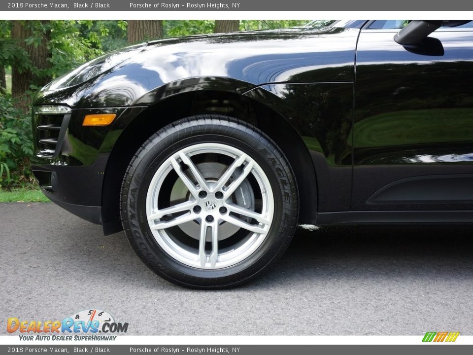 2018 Porsche Macan Black / Black Photo #9