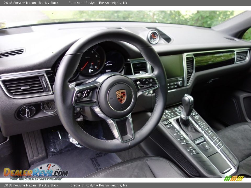 2018 Porsche Macan Black / Black Photo #19
