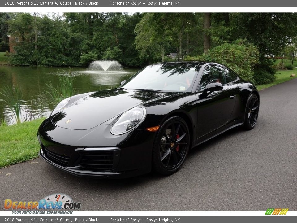 Front 3/4 View of 2018 Porsche 911 Carrera 4S Coupe Photo #8