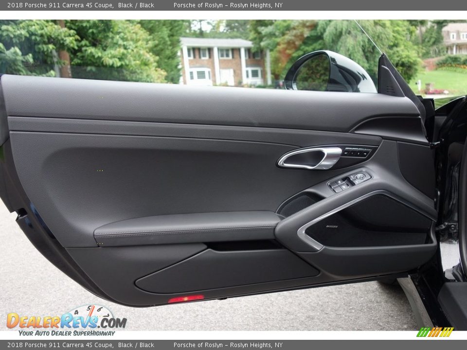 Door Panel of 2018 Porsche 911 Carrera 4S Coupe Photo #11