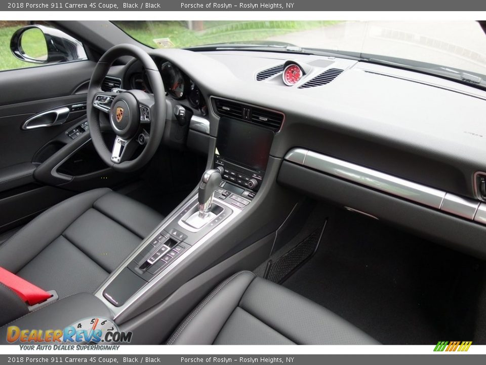 Dashboard of 2018 Porsche 911 Carrera 4S Coupe Photo #13