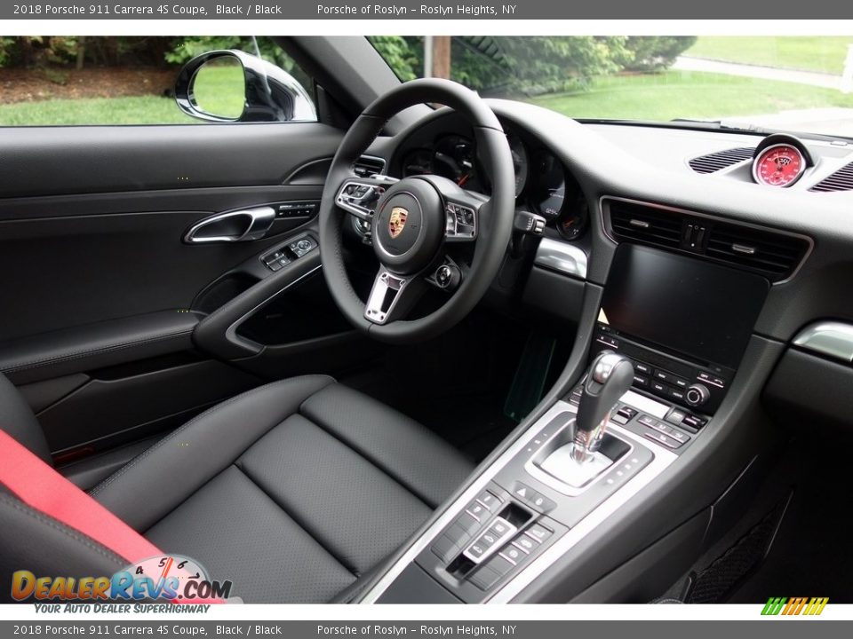 Dashboard of 2018 Porsche 911 Carrera 4S Coupe Photo #14