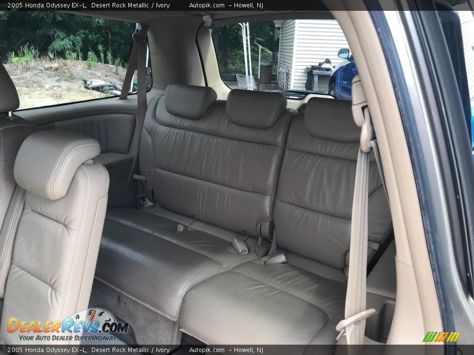 2005 Honda Odyssey EX-L Desert Rock Metallic / Ivory Photo #16