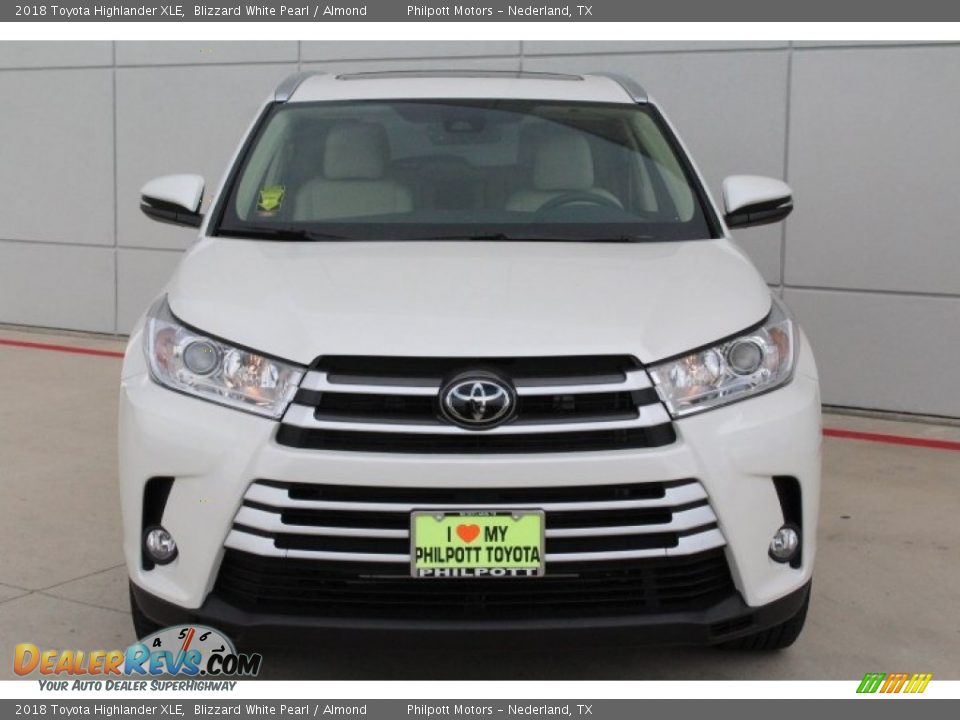2018 Toyota Highlander XLE Blizzard White Pearl / Almond Photo #2