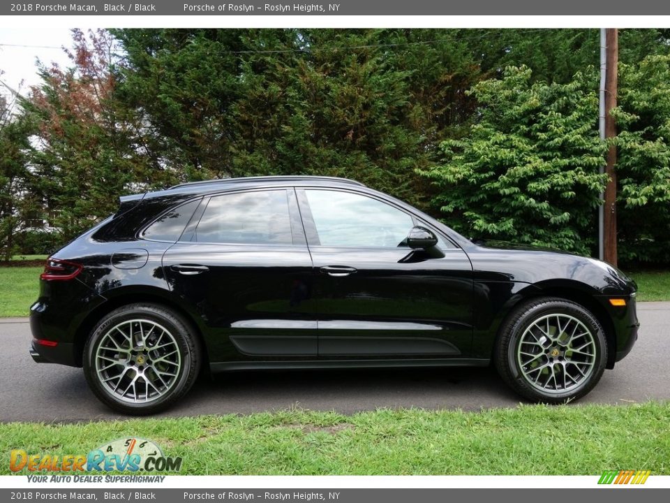 2018 Porsche Macan Black / Black Photo #3