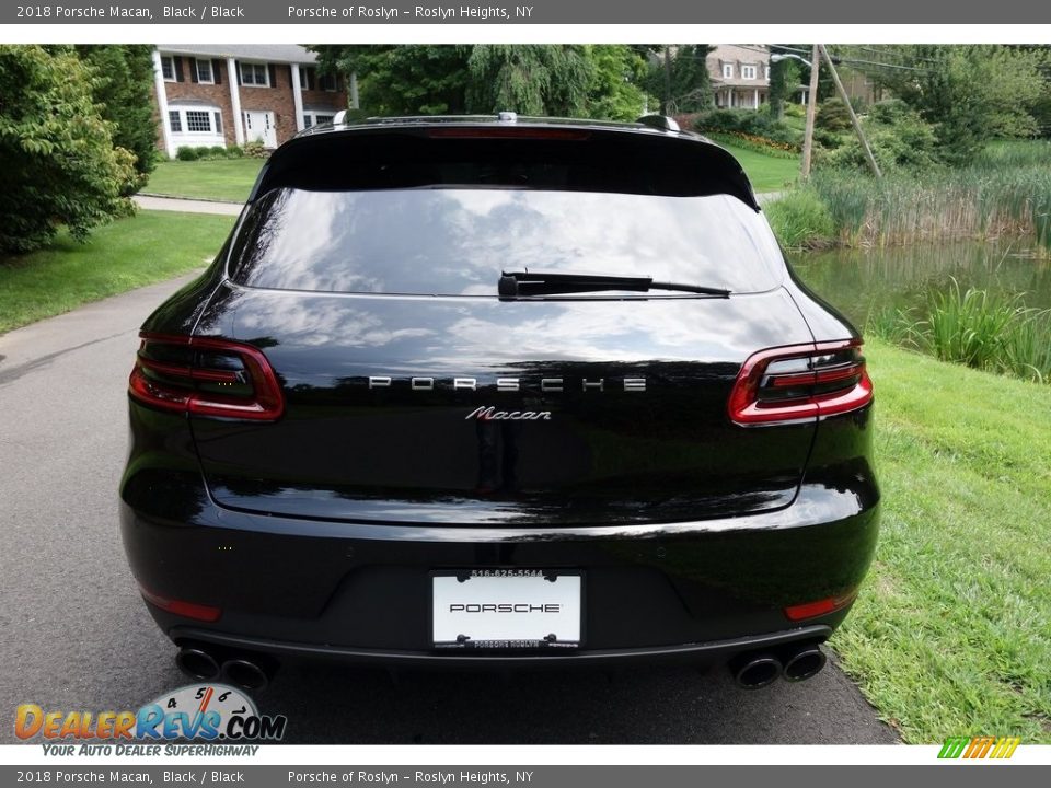 2018 Porsche Macan Black / Black Photo #5