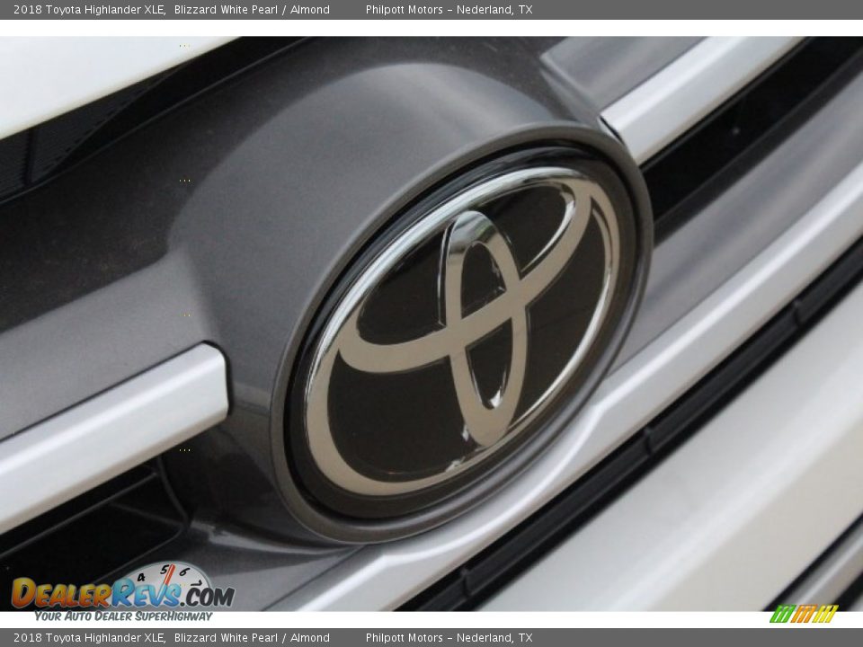 2018 Toyota Highlander XLE Blizzard White Pearl / Almond Photo #11