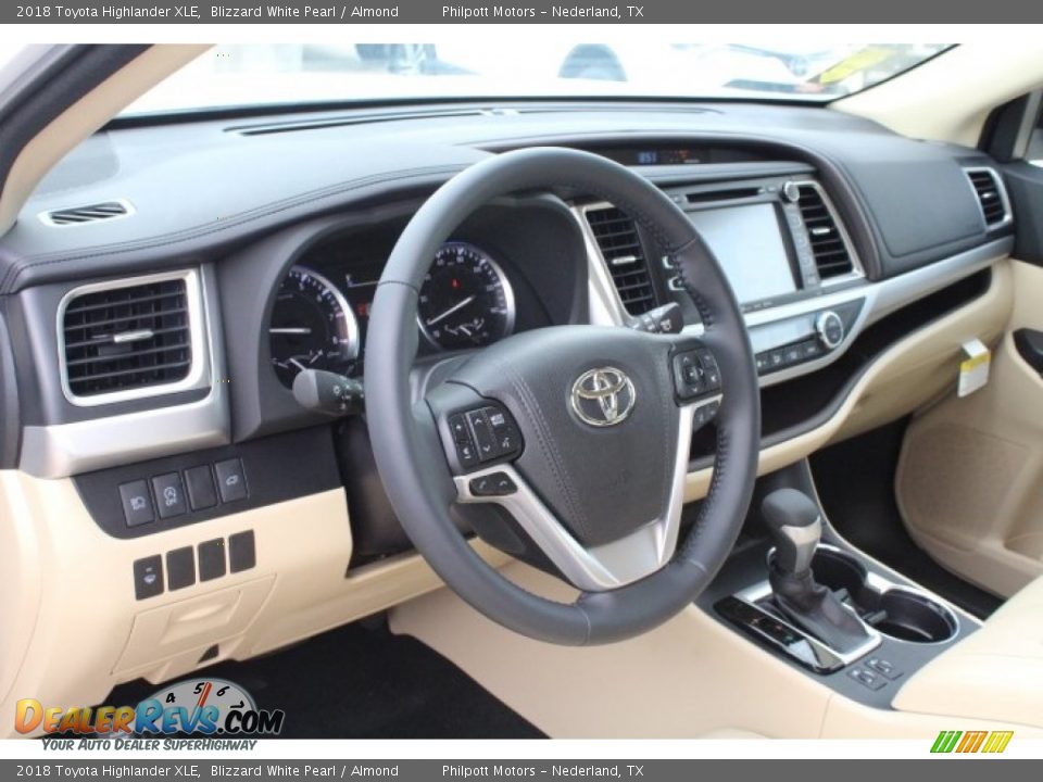 2018 Toyota Highlander XLE Blizzard White Pearl / Almond Photo #13