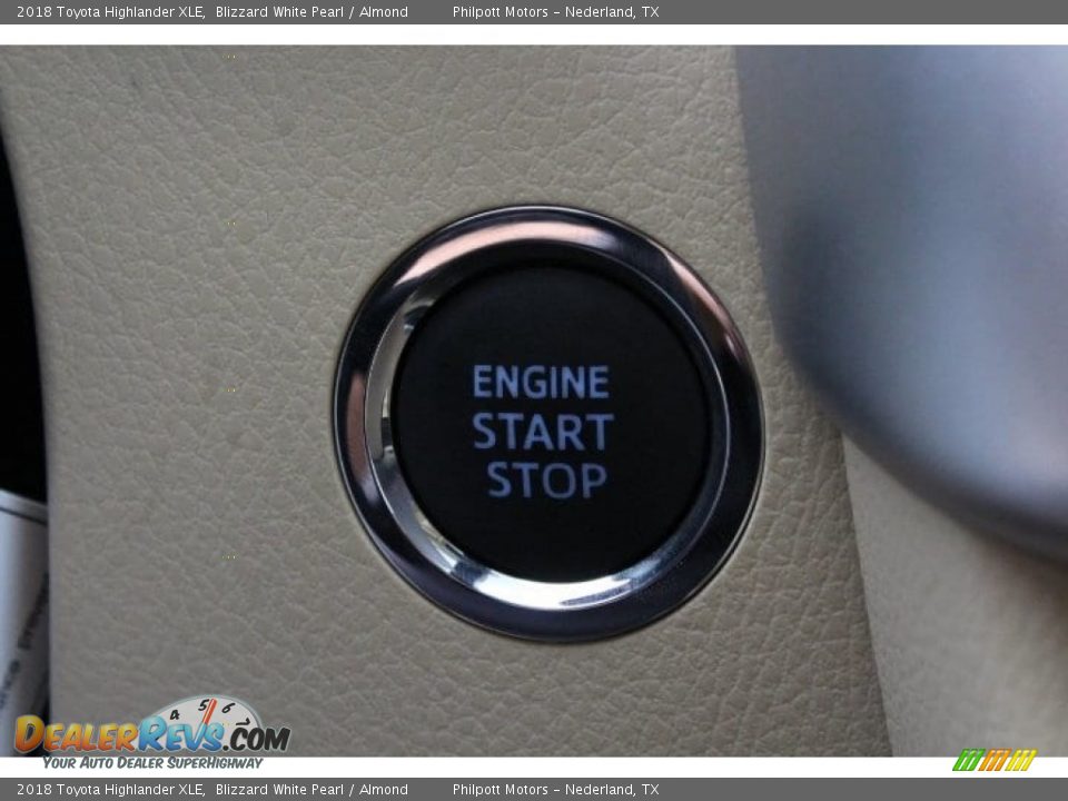 2018 Toyota Highlander XLE Blizzard White Pearl / Almond Photo #18