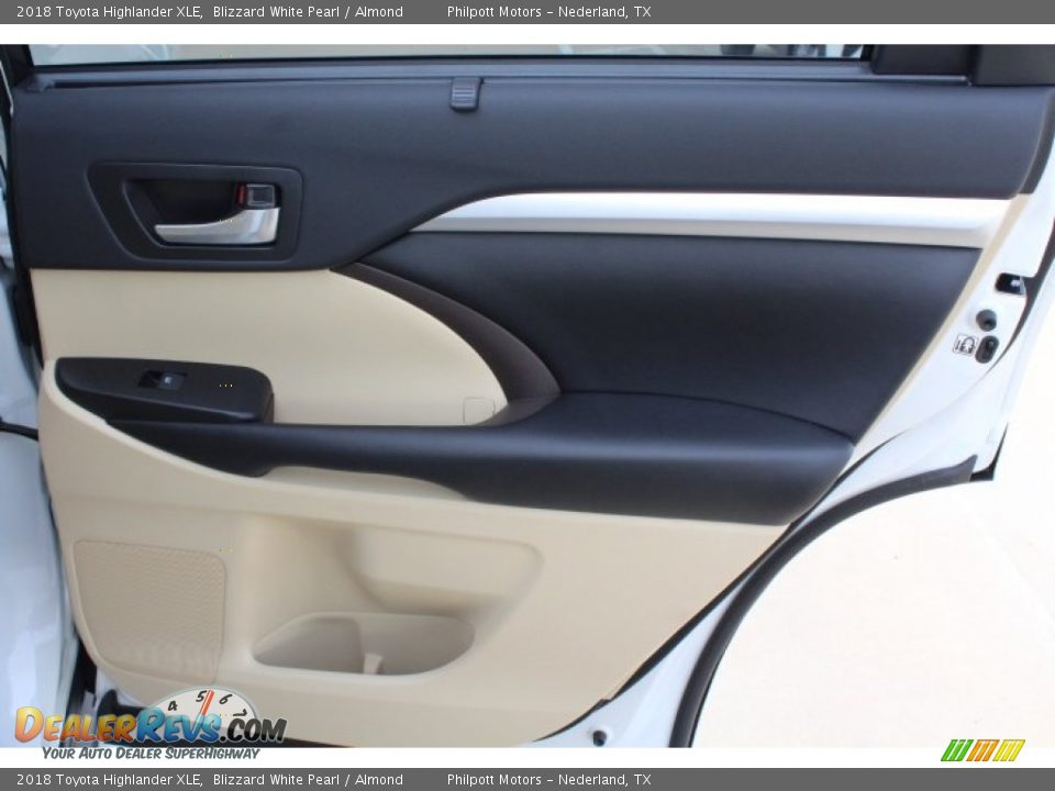 2018 Toyota Highlander XLE Blizzard White Pearl / Almond Photo #30