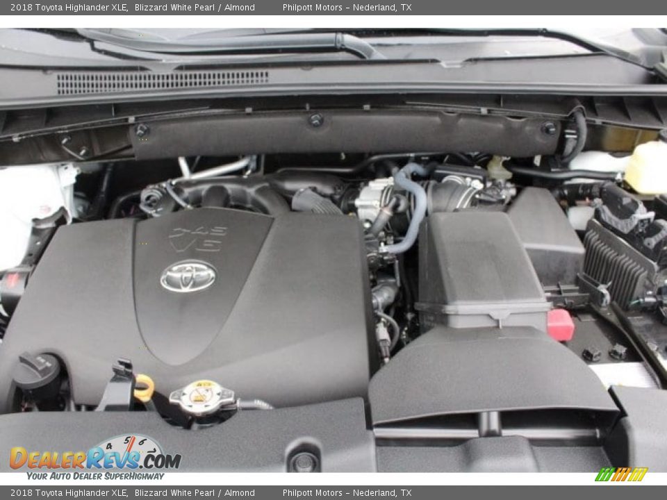 2018 Toyota Highlander XLE Blizzard White Pearl / Almond Photo #35