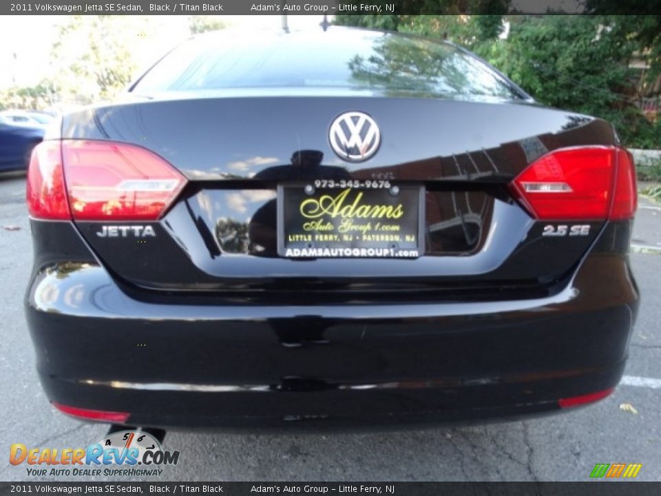 2011 Volkswagen Jetta SE Sedan Black / Titan Black Photo #5