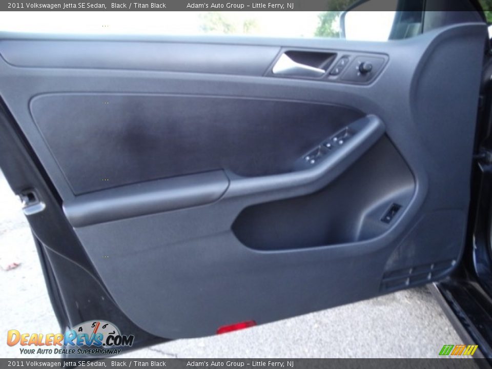 2011 Volkswagen Jetta SE Sedan Black / Titan Black Photo #7
