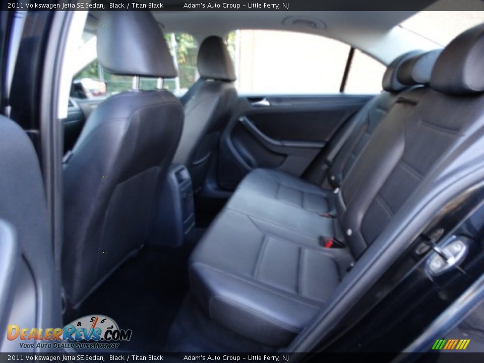 2011 Volkswagen Jetta SE Sedan Black / Titan Black Photo #11