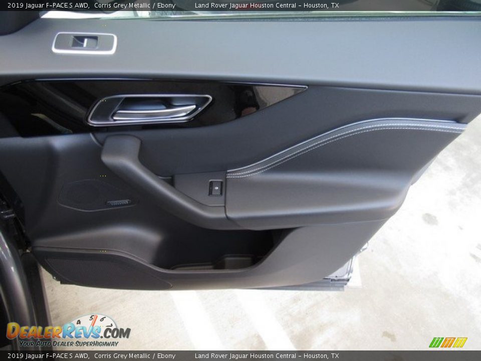 Door Panel of 2019 Jaguar F-PACE S AWD Photo #21
