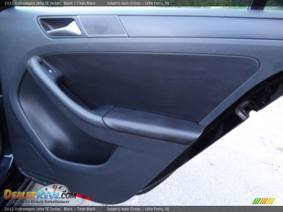 2011 Volkswagen Jetta SE Sedan Black / Titan Black Photo #12