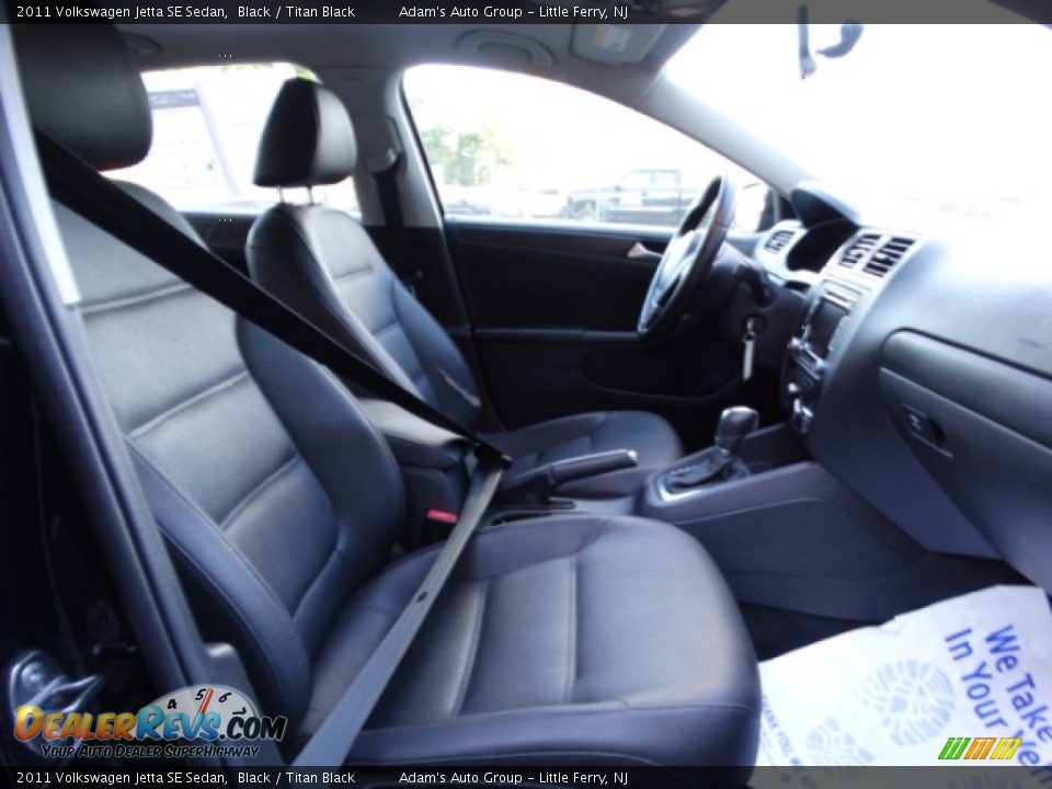 2011 Volkswagen Jetta SE Sedan Black / Titan Black Photo #15