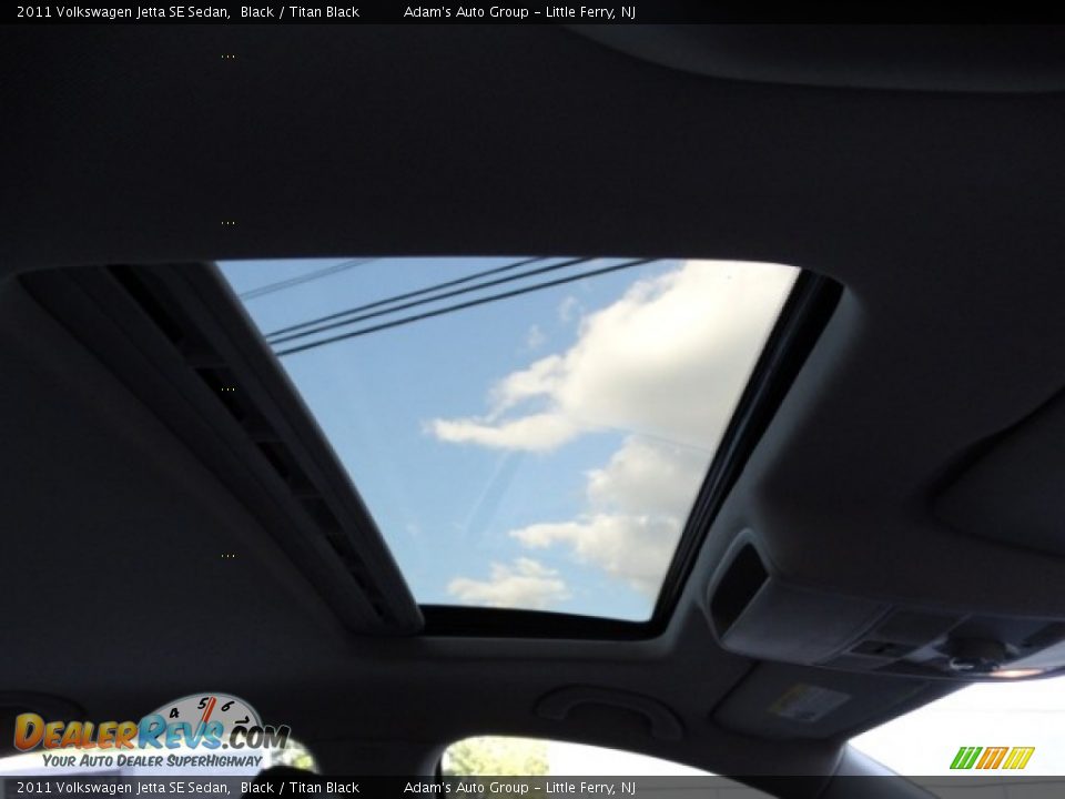 2011 Volkswagen Jetta SE Sedan Black / Titan Black Photo #16