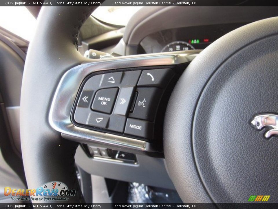 2019 Jaguar F-PACE S AWD Steering Wheel Photo #28