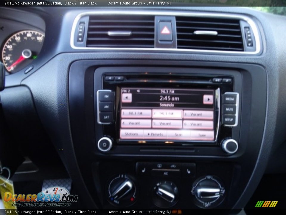 2011 Volkswagen Jetta SE Sedan Black / Titan Black Photo #21