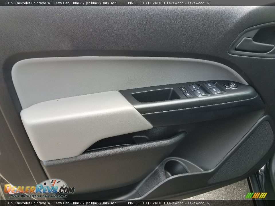 Door Panel of 2019 Chevrolet Colorado WT Crew Cab Photo #8