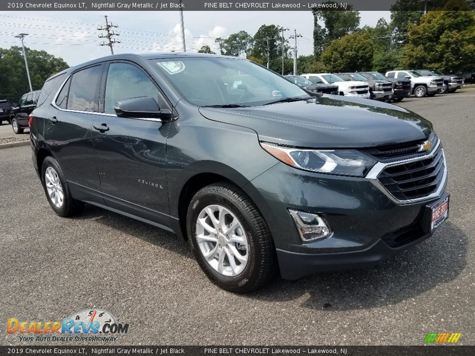 Front 3/4 View of 2019 Chevrolet Equinox LT Photo #1