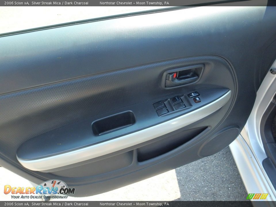 2006 Scion xA Silver Streak Mica / Dark Charcoal Photo #11