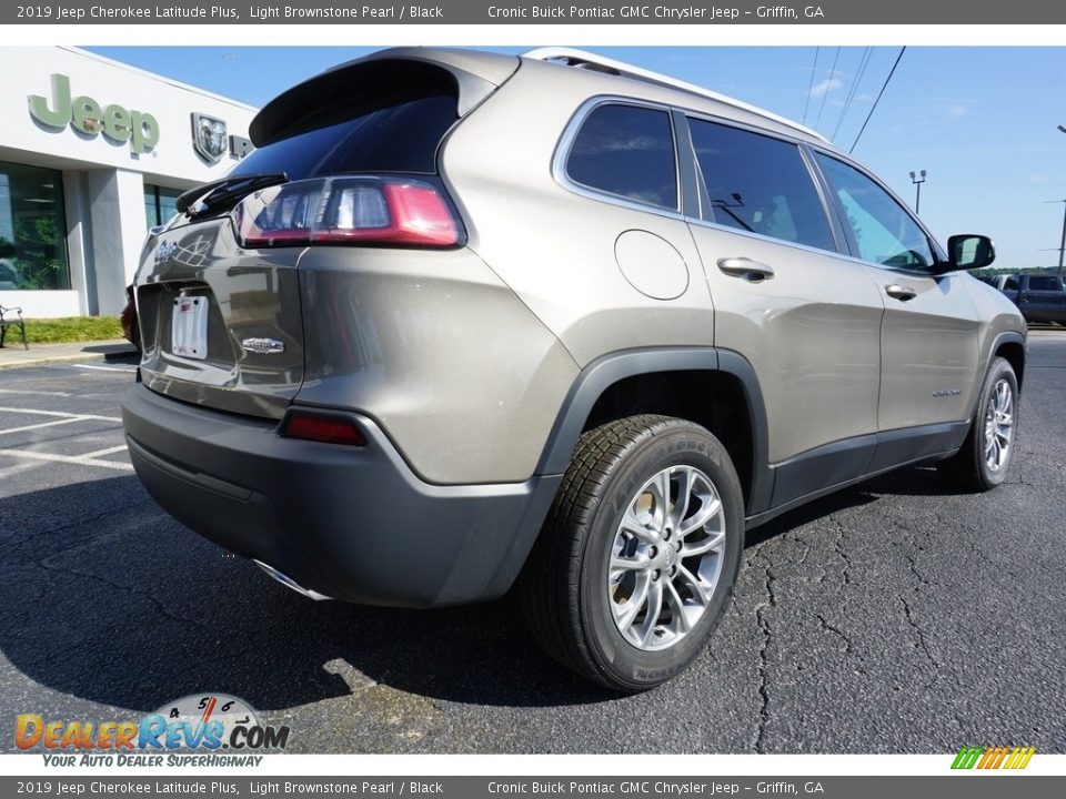 2019 Jeep Cherokee Latitude Plus Light Brownstone Pearl / Black Photo #11